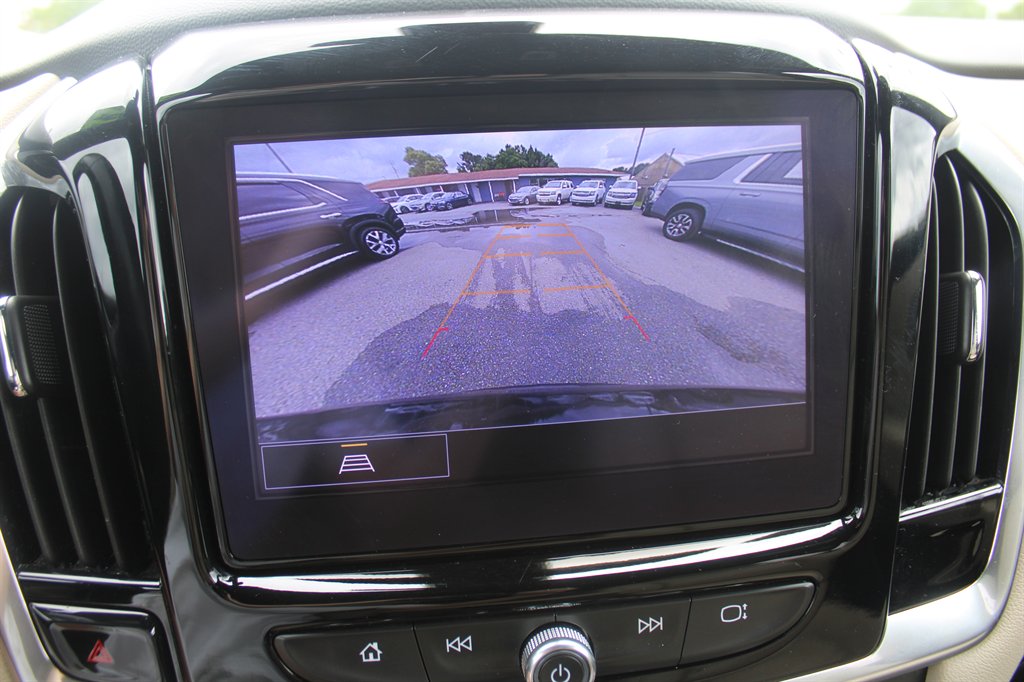 2022 Chevrolet Traverse - $25,990