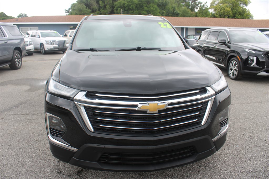 2022 Chevrolet Traverse - $25,990