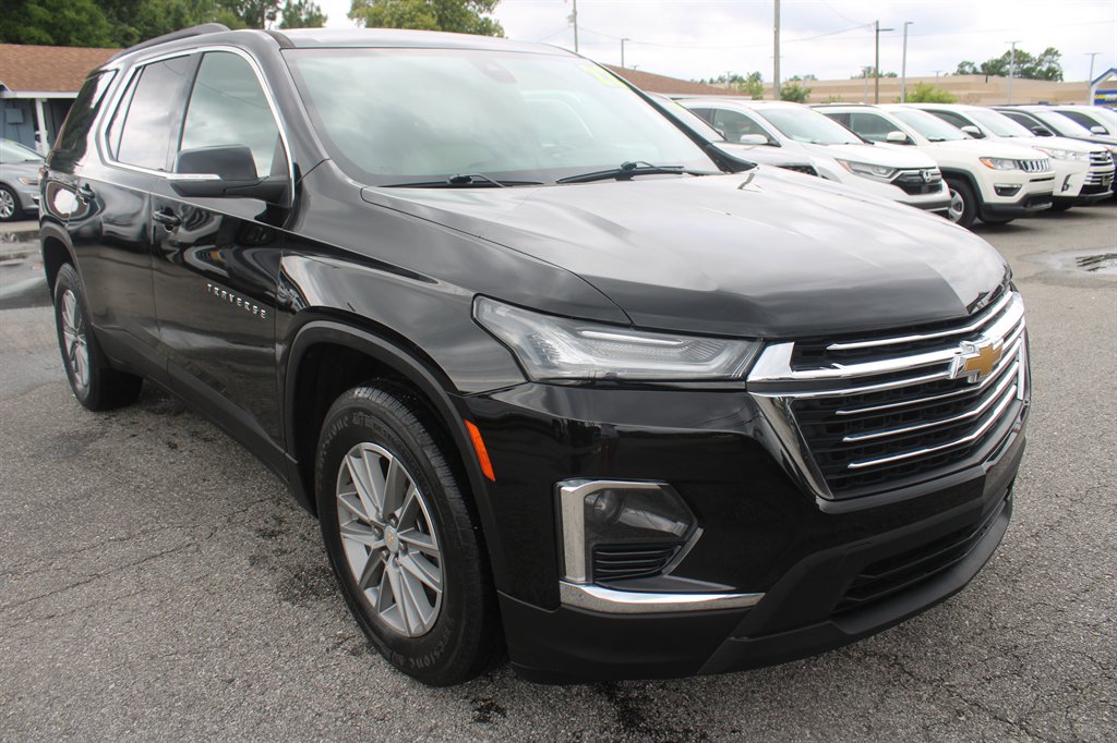 2022 Chevrolet Traverse - $25,990