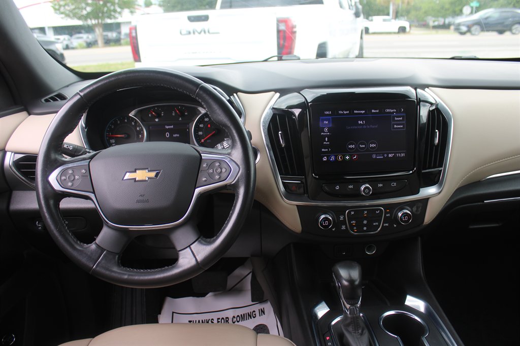 2022 Chevrolet Traverse - $25,990