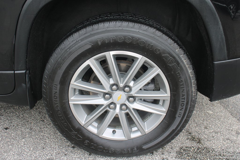 2022 Chevrolet Traverse - $25,990