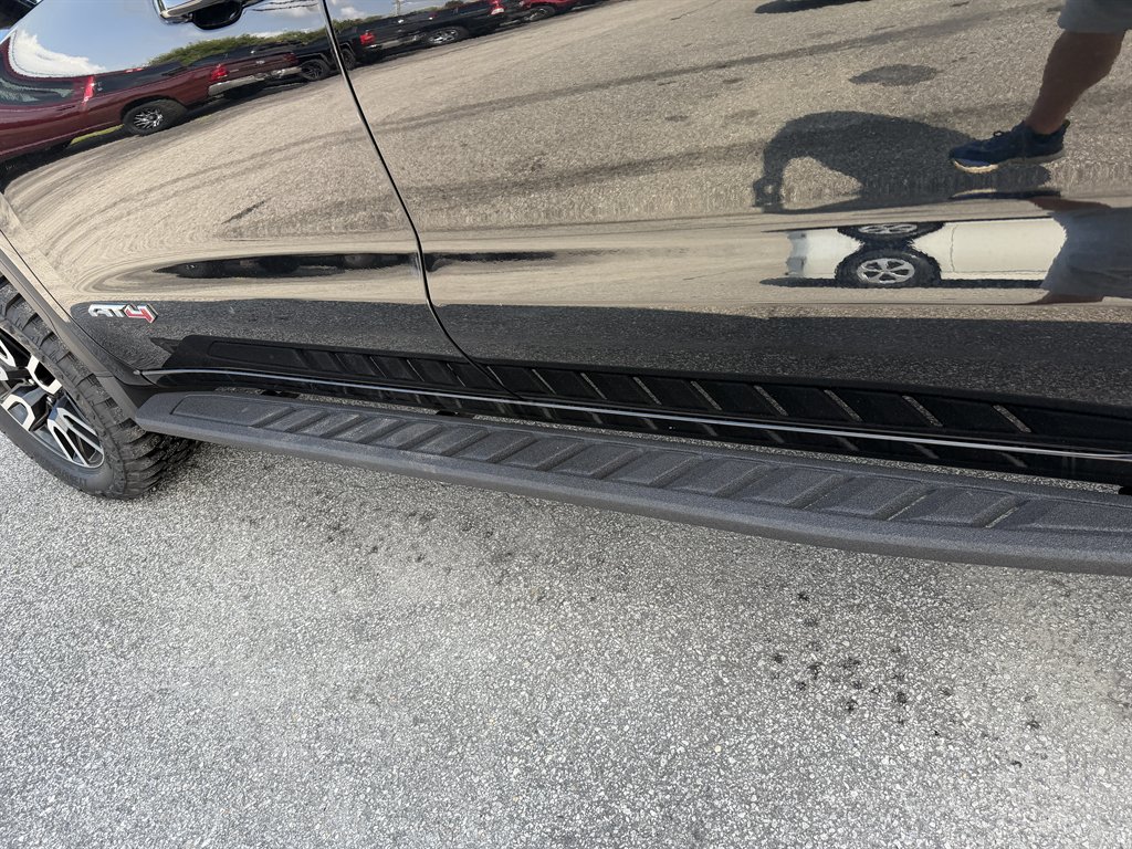 2021 GMC Sierra - $43,999