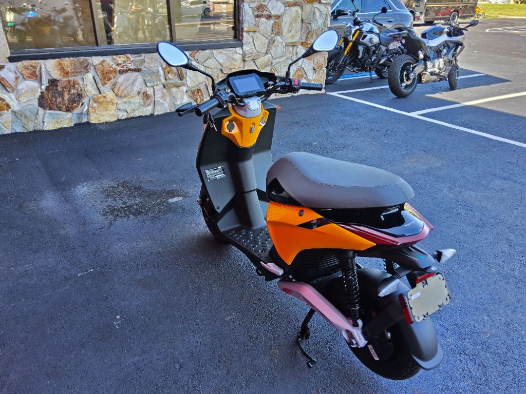 2022 Piaggio Piaggio 1 - $3,499
