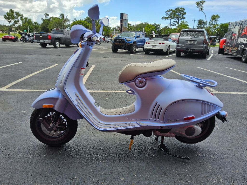 2025 Vespa 946 - $9,995
