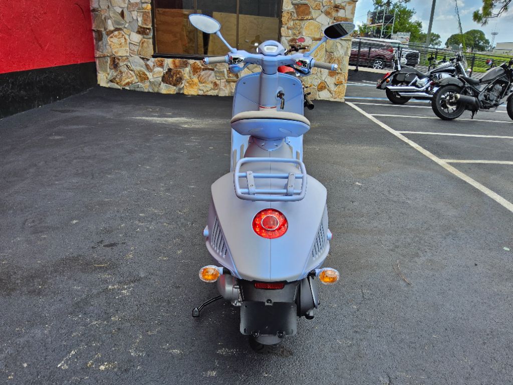 2025 Vespa 946 - $9,995
