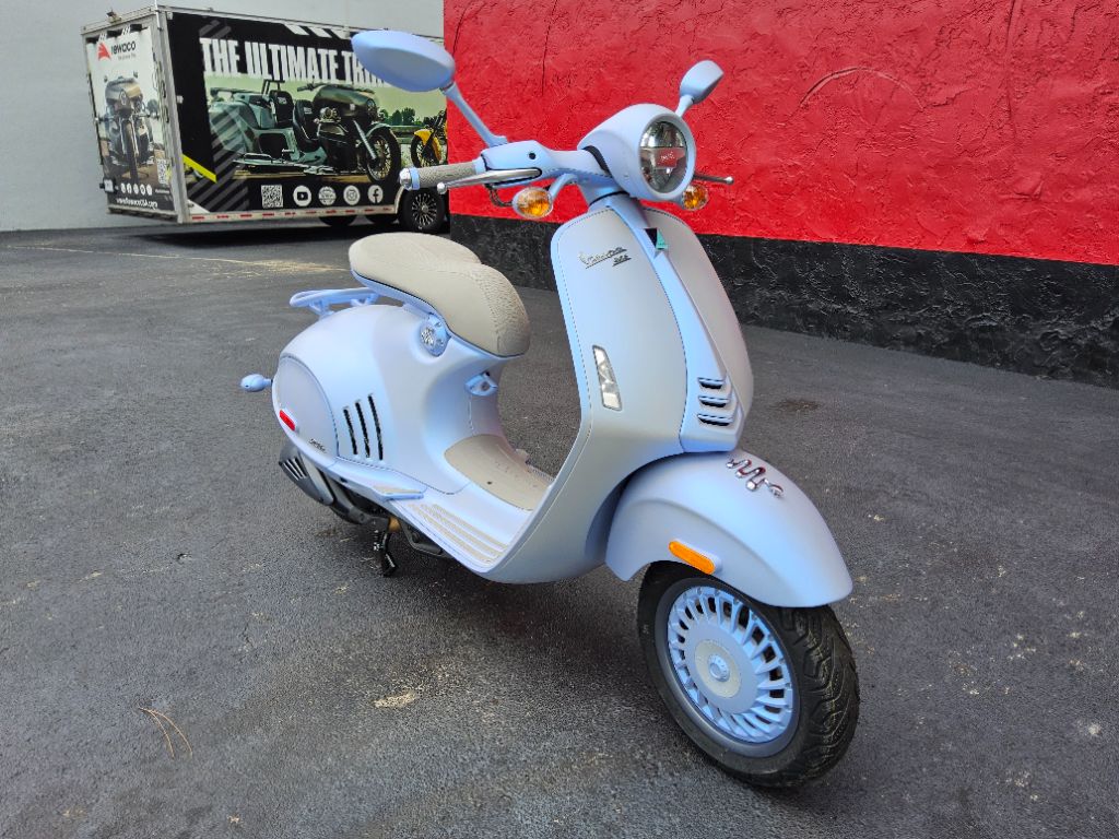2025 Vespa 946 - $9,995