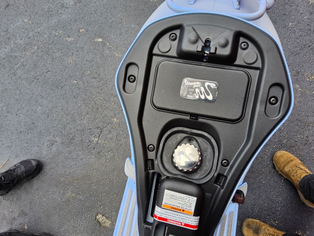 2025 Vespa 946 - $9,995