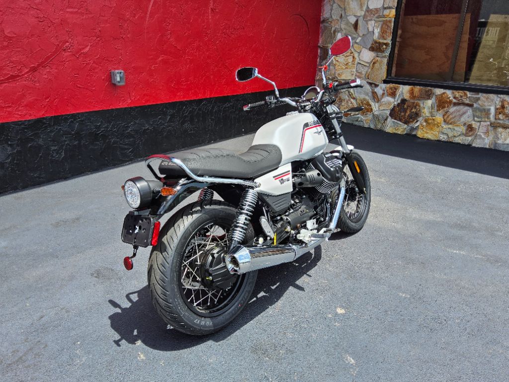 2027 Moto Guzzi V7 Special 1969 - $10,490