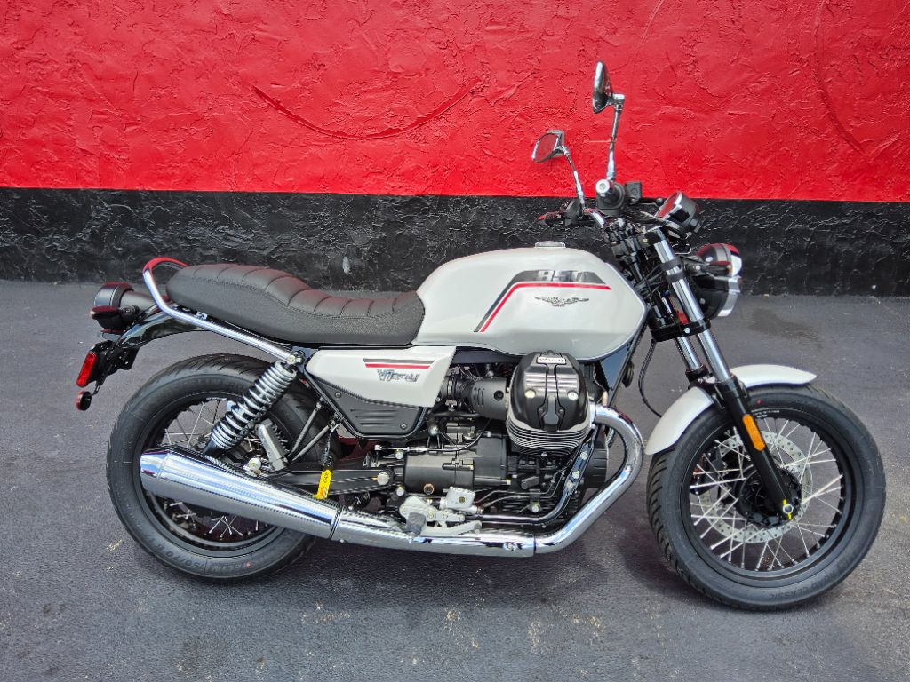 2027 Moto Guzzi V7 Special 1969 - $10,490