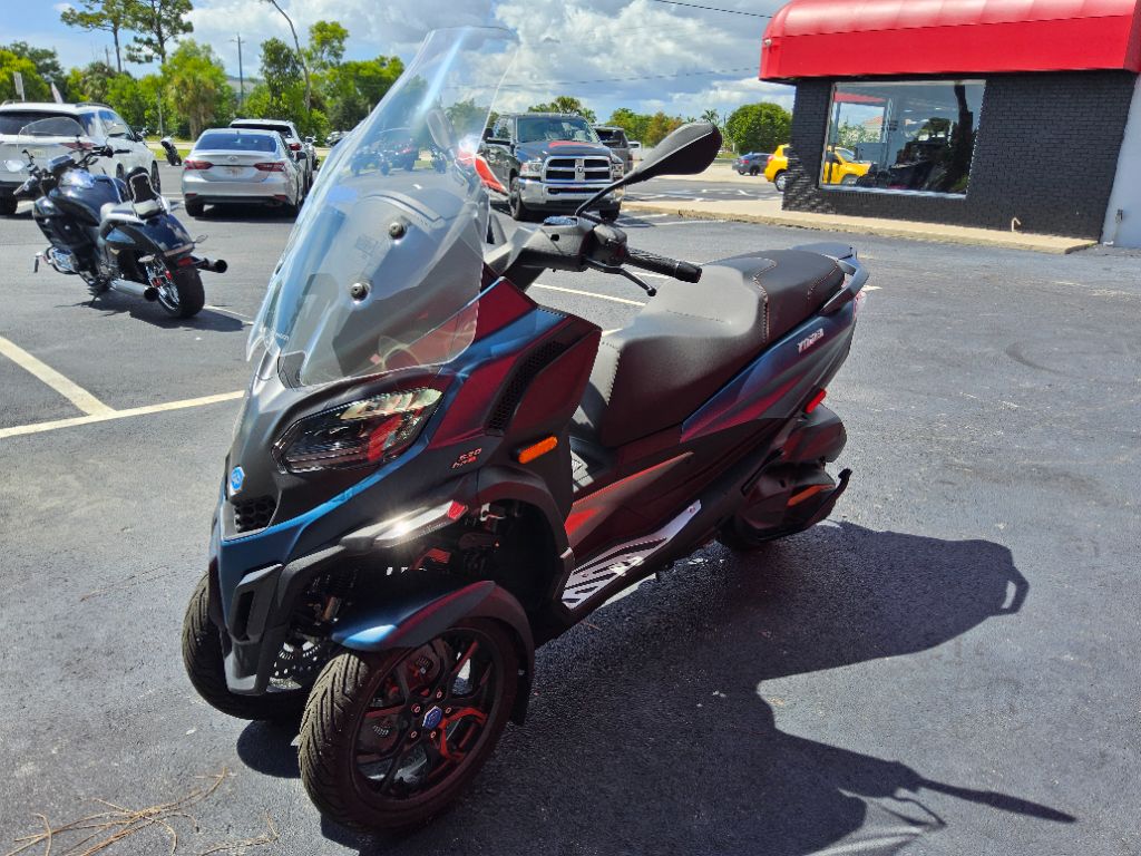 2025 Piaggio Mp3 - $9,995