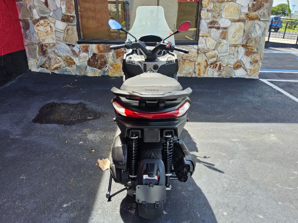 2025 Piaggio Mp3 - $9,995