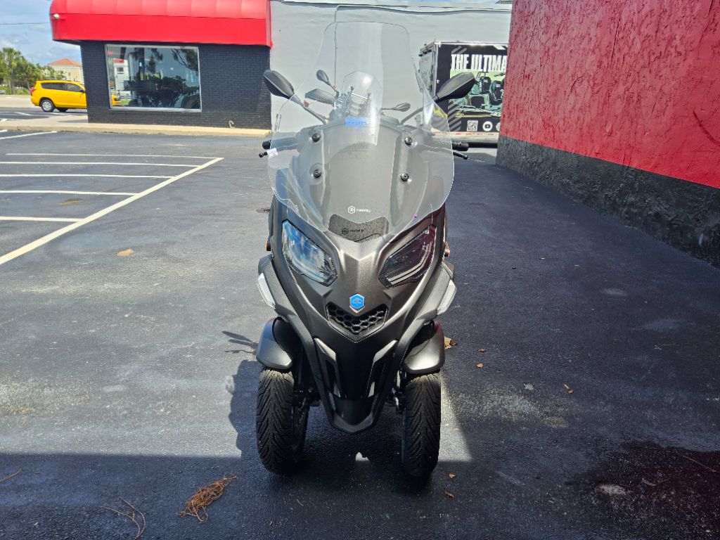 2025 Piaggio Mp3 - $9,995