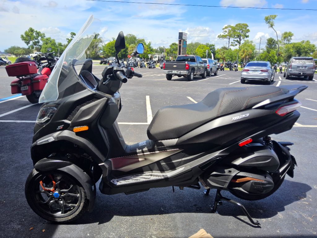 2025 Piaggio Mp3 - $9,995
