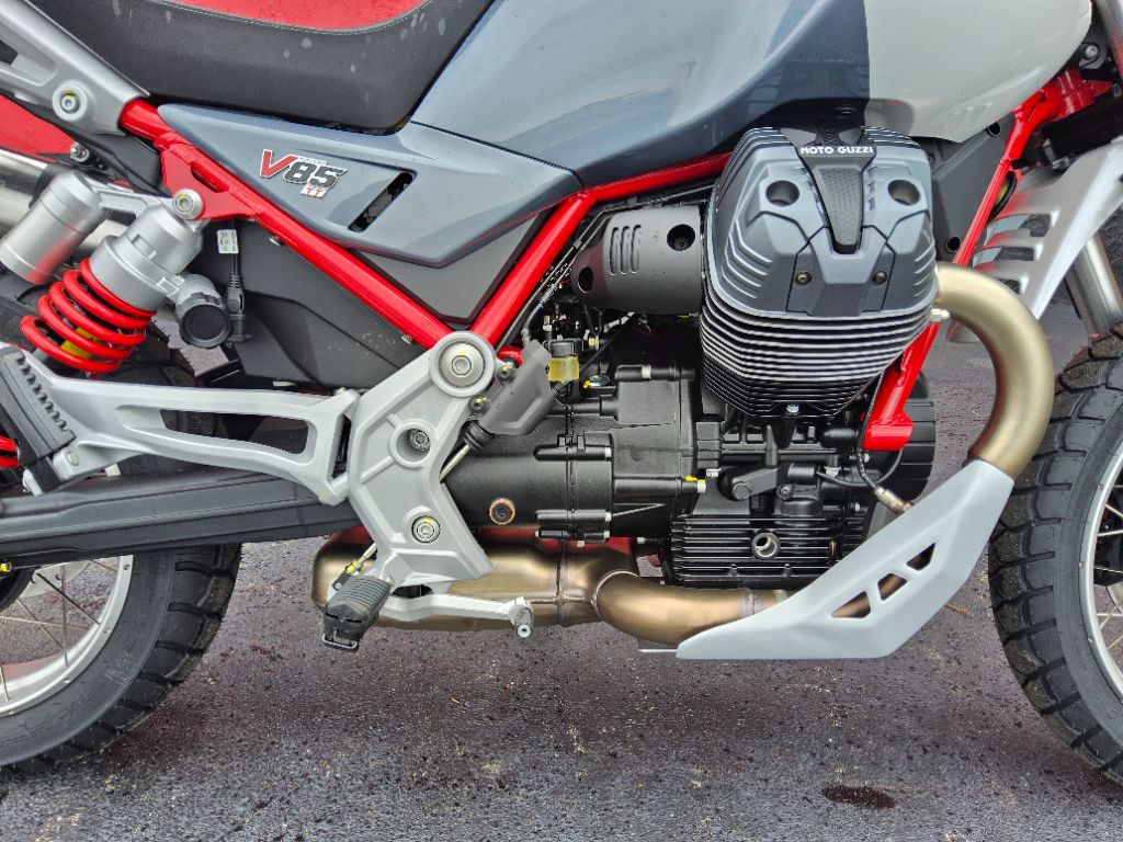 2027 Moto Guzzi V85 Tt - $12,790