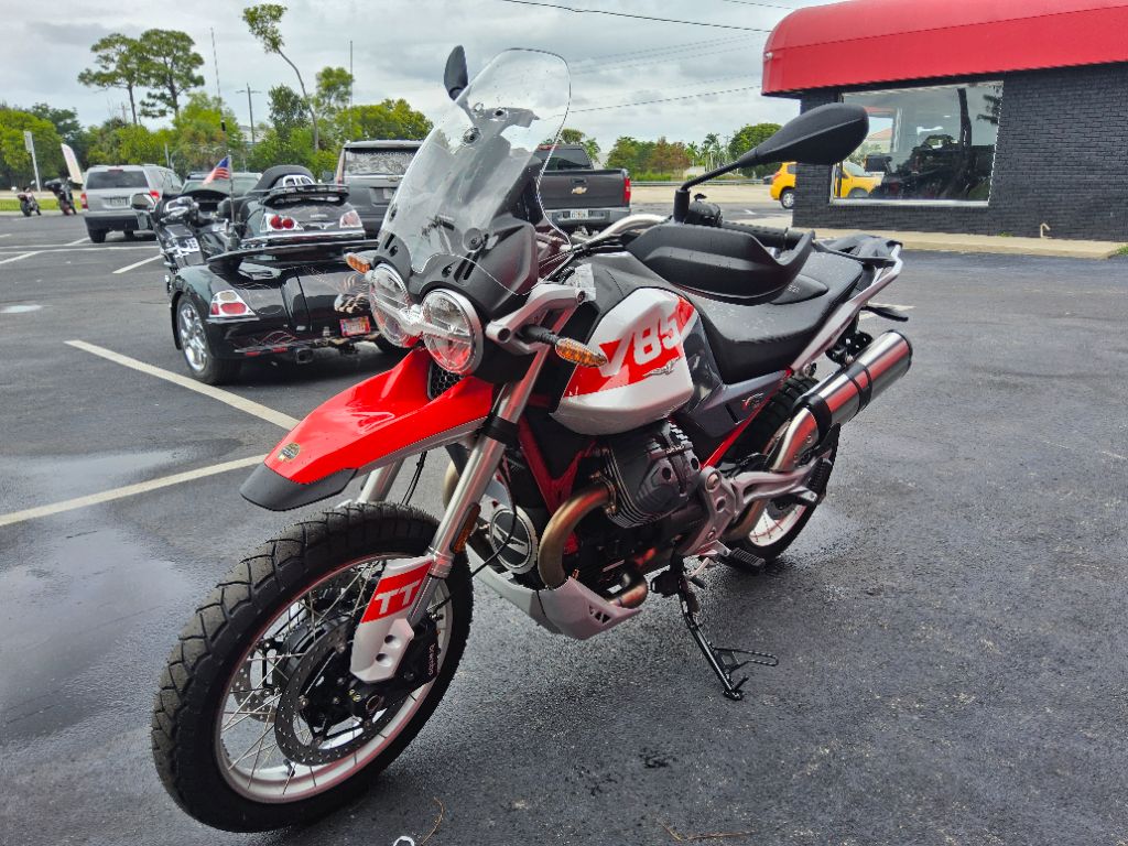2027 Moto Guzzi V85 Tt - $12,790