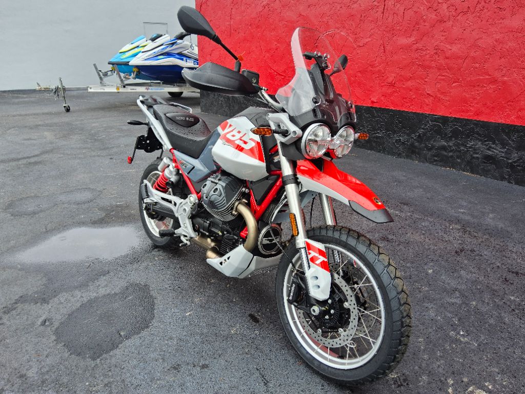 2027 Moto Guzzi V85 Tt - $12,790