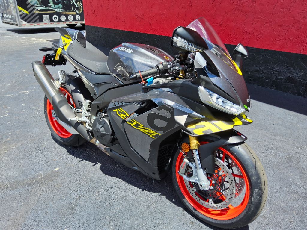 2027 Aprilia Rsv4 - $19,699