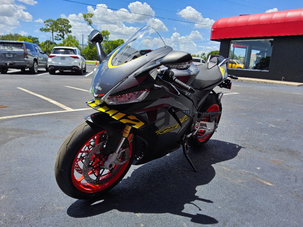 2027 Aprilia Rsv4 - $19,699