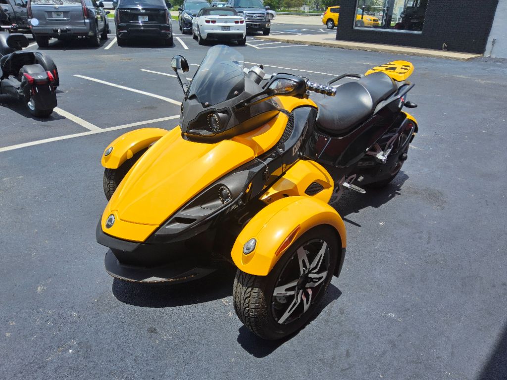 2009 Can-am Spyder - $6,995