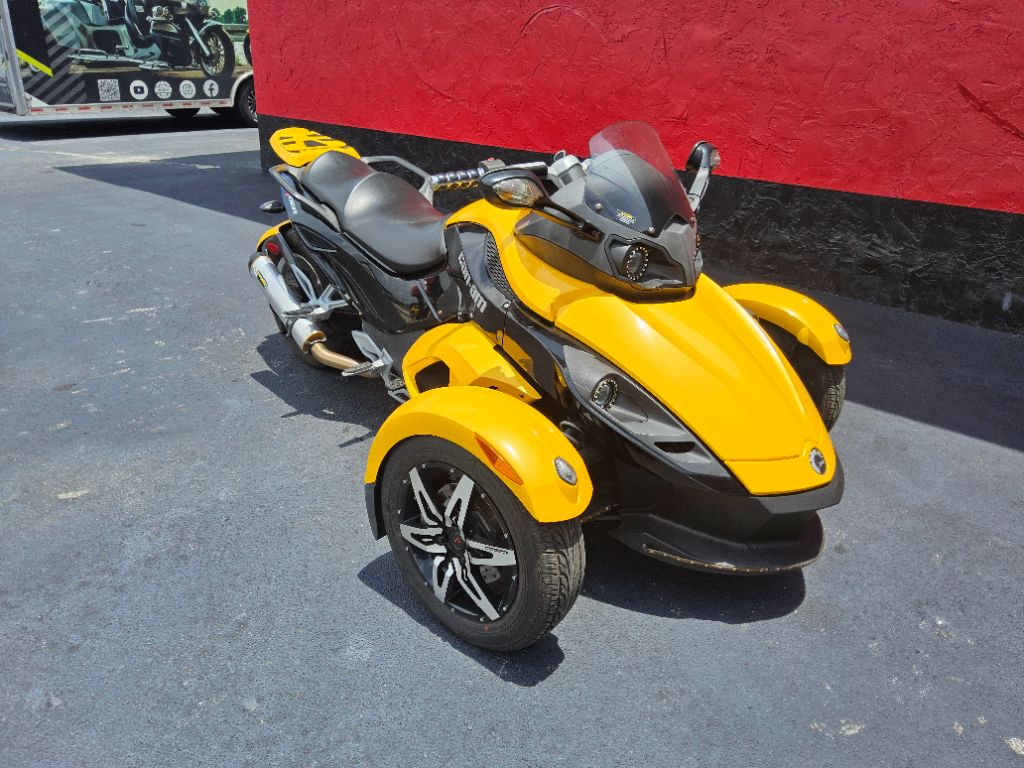 2009 Can-am Spyder - $6,995