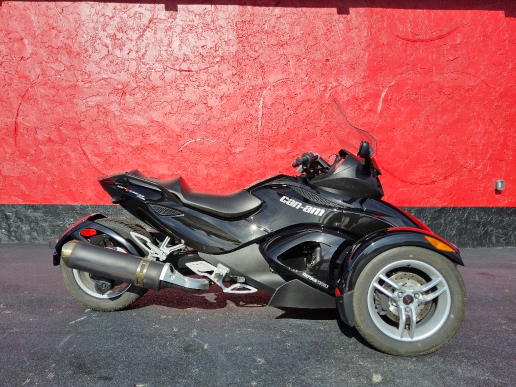 2012 Can-am Spyder - $8,800