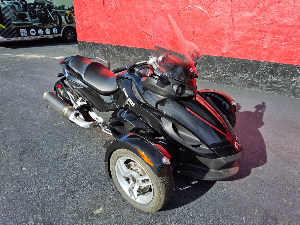 2012 Can-am Spyder - $8,800