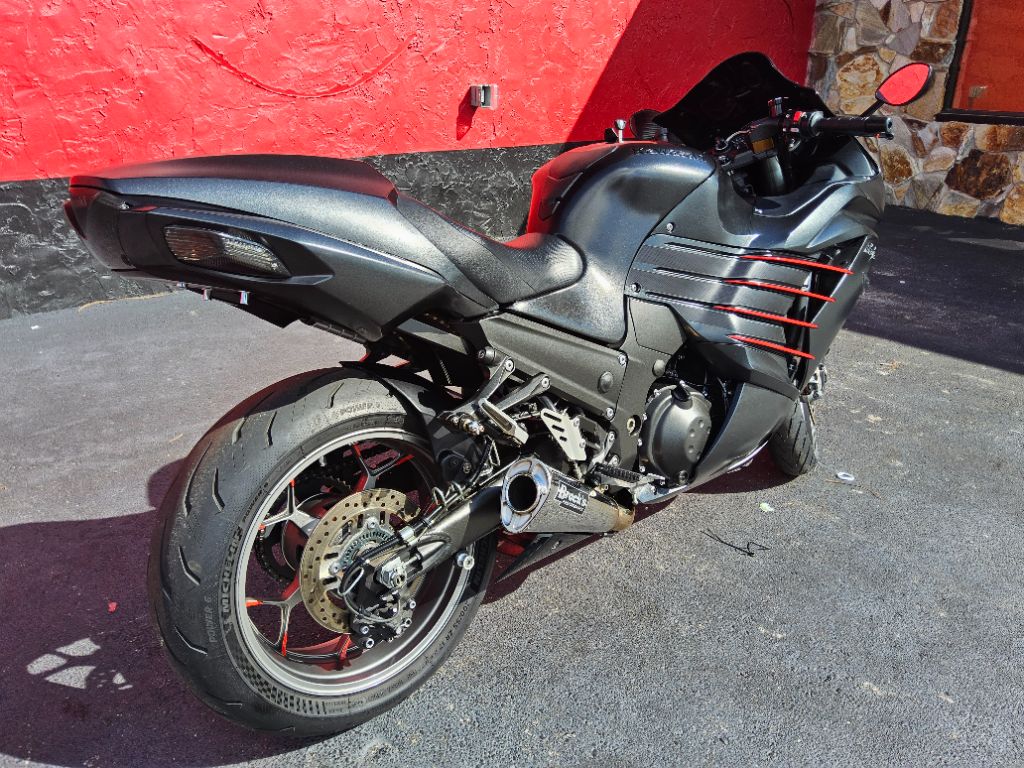 2016 Kawasaki Ninja Zx-14r - $9,999