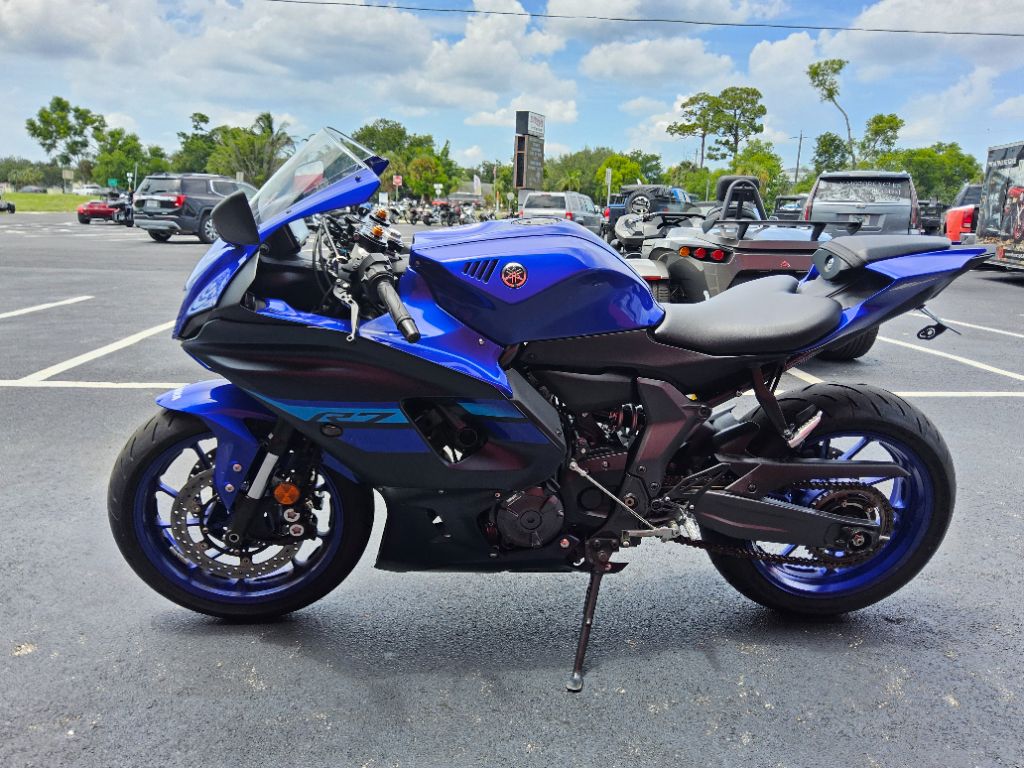 2023 Yamaha R7