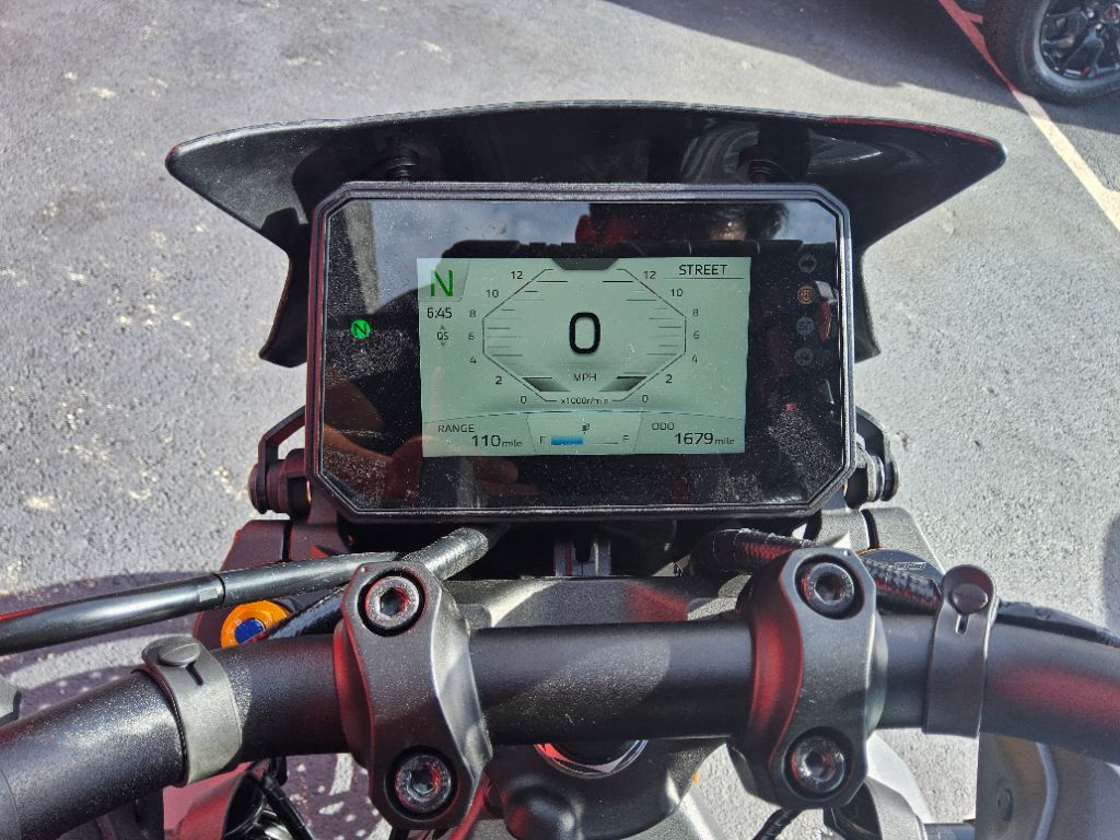 2025 Yamaha Mt-09 - $11,500