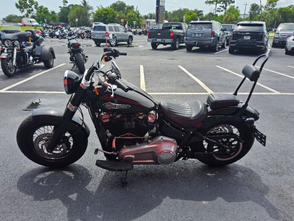 2020 Harley Davison Softail Slim - $10,900