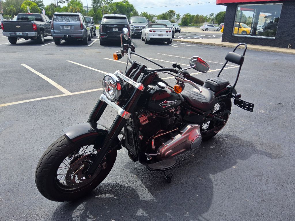 2020 Harley Davison Softail Slim - $10,900