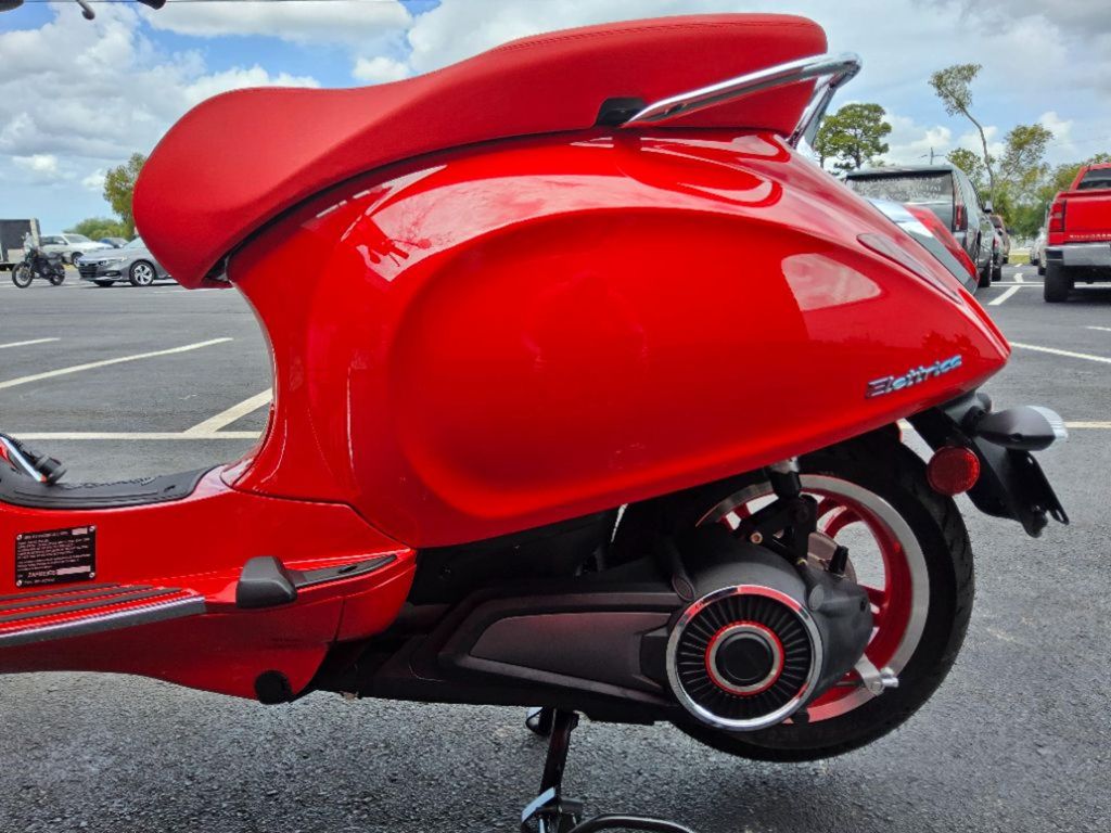 2025 Vespa Ellectrica 45 - $5,995