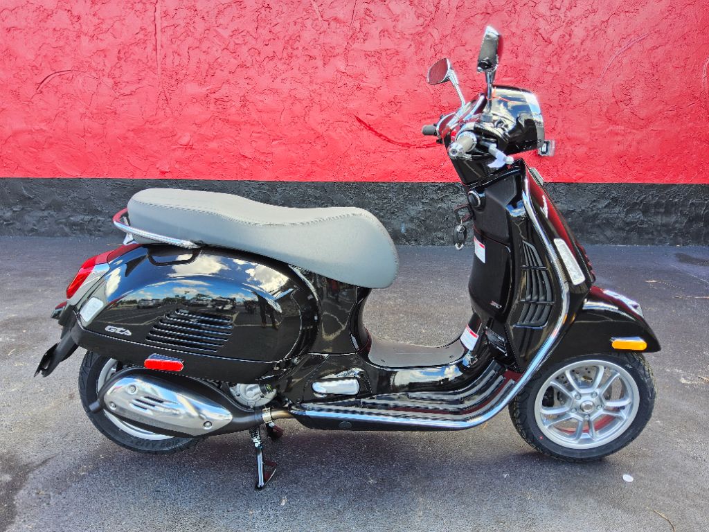 2027 Vespa Gts - $8,199