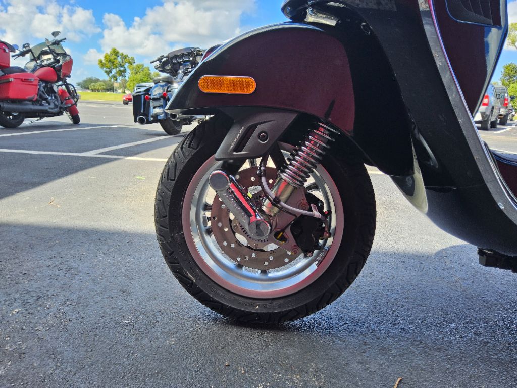2027 Vespa Gts - $8,199
