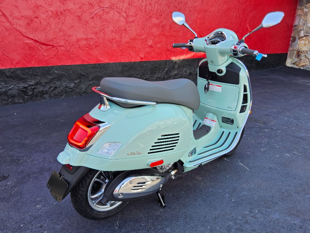 2027 Vespa Gts - $8,199