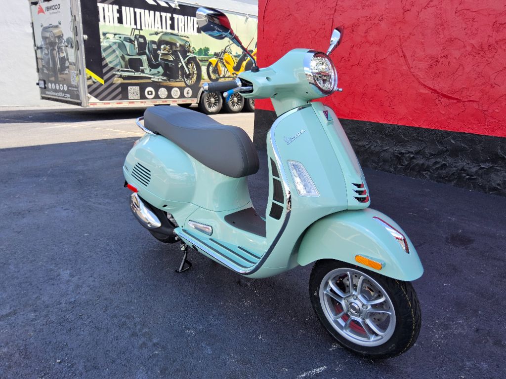 2027 Vespa Gts - $8,199