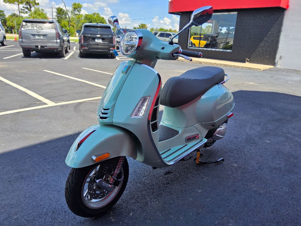 2027 Vespa Gts - $8,199