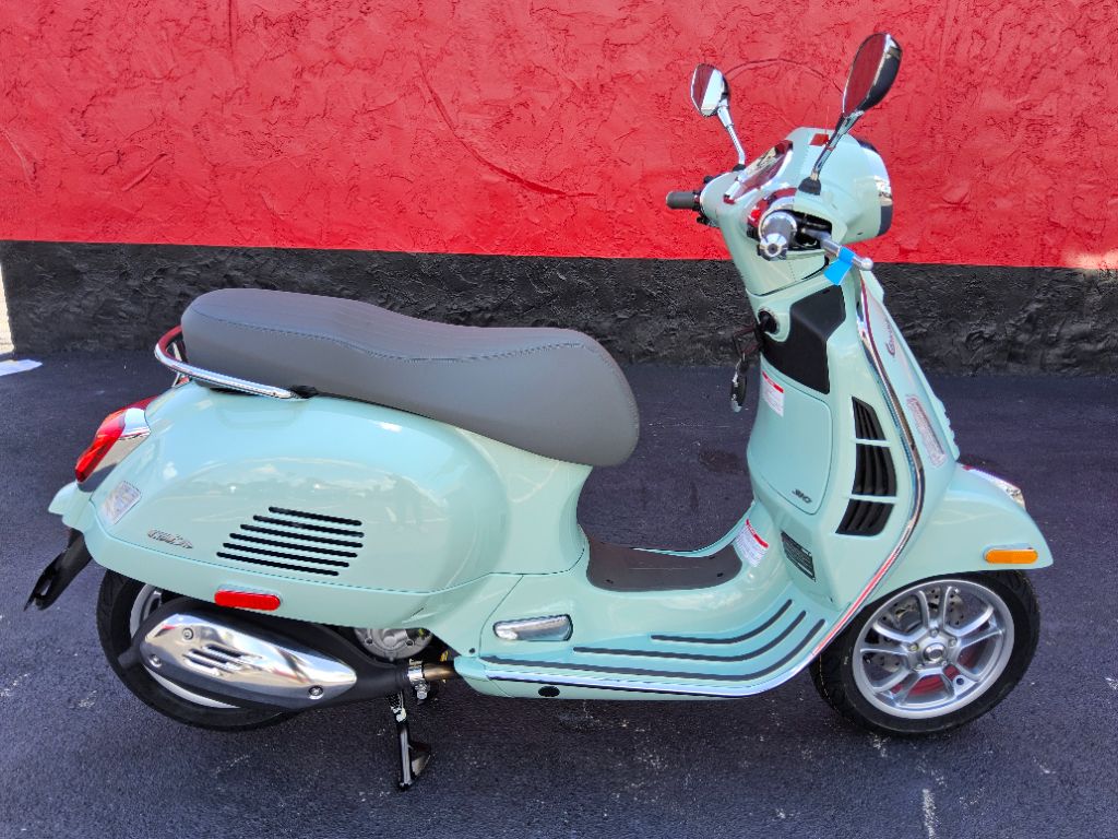 2027 Vespa Gts - $8,199