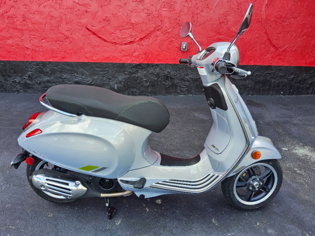 2025 Vespa Primavera / Sprint 150 - $5,300