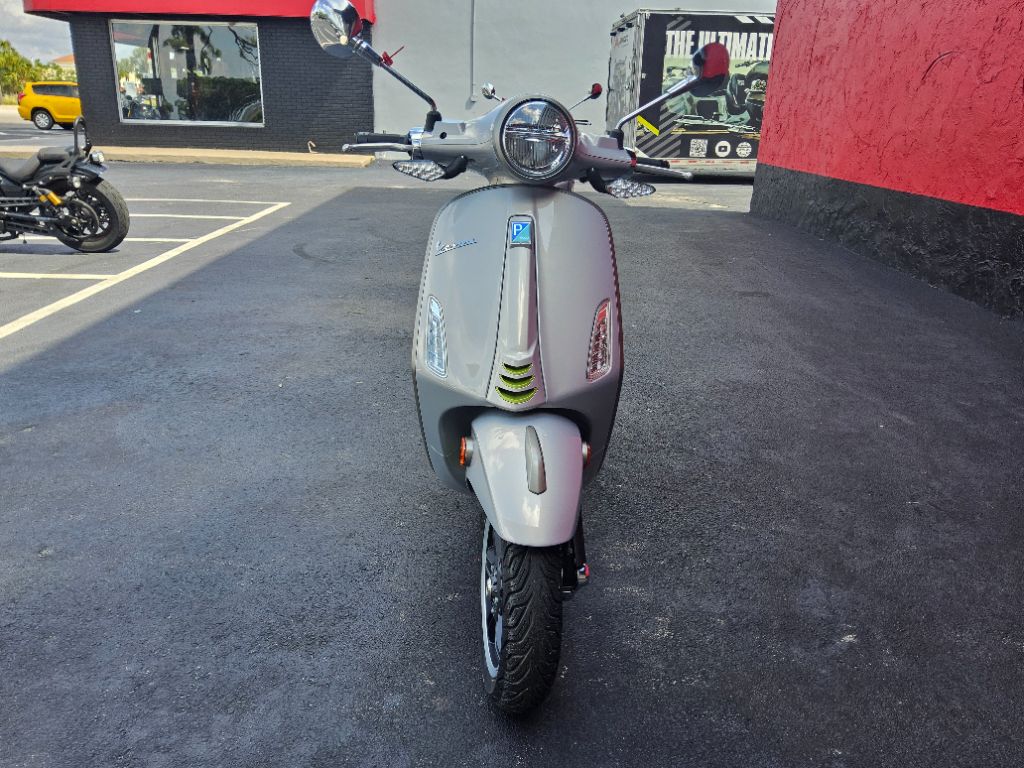 2025 Vespa Primavera / Sprint 150 - $5,300