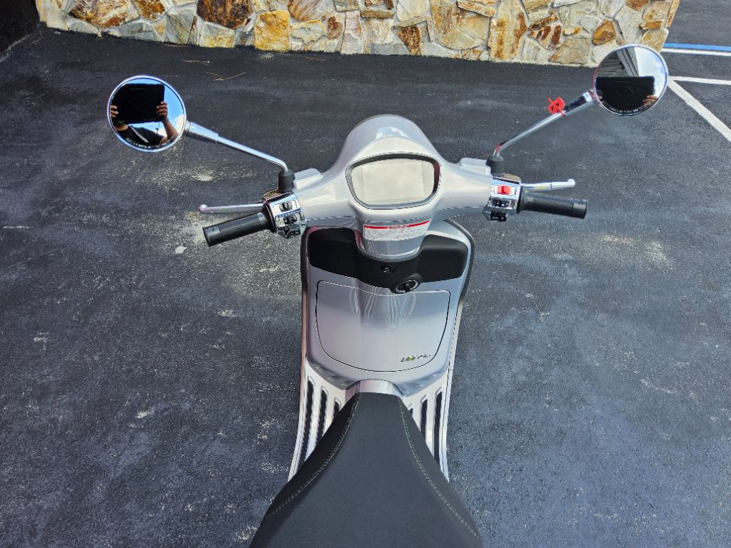 2025 Vespa Primavera / Sprint 150 - $5,300