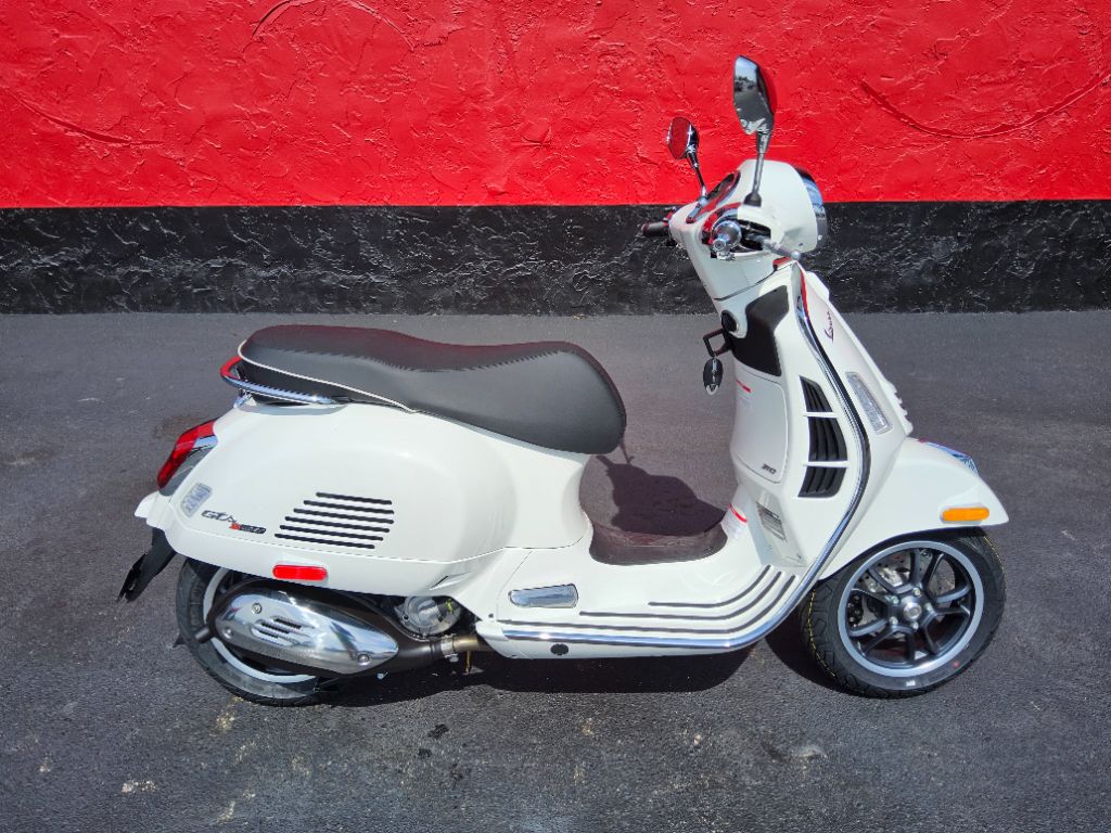 2026 Vespa Gts - $8,199