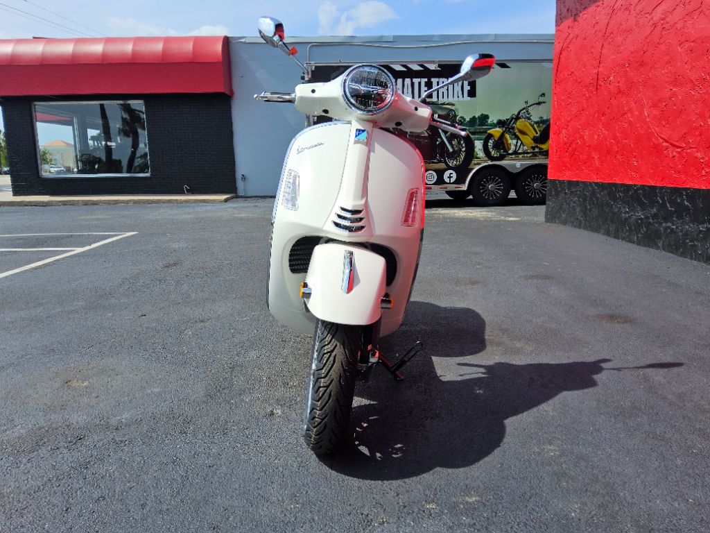 2026 Vespa Gts - $8,199