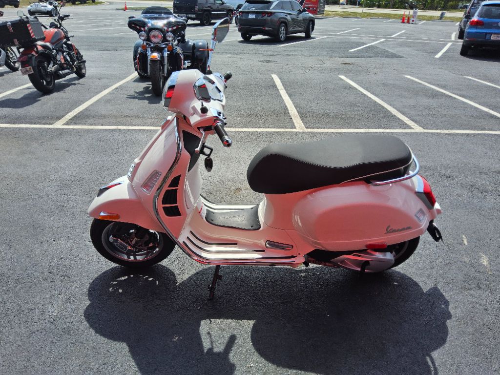 2026 Vespa Gts - $8,199