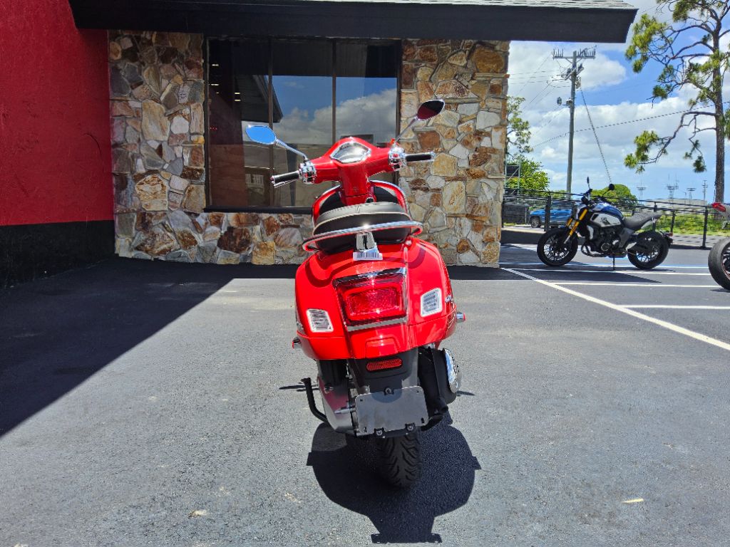 2027 Vespa GTS 310 - $8,199