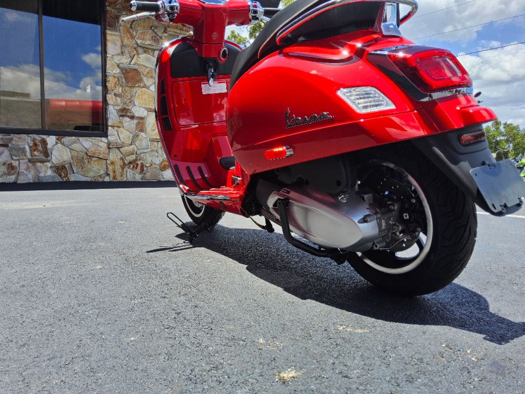 2027 Vespa GTS 310 - $8,199