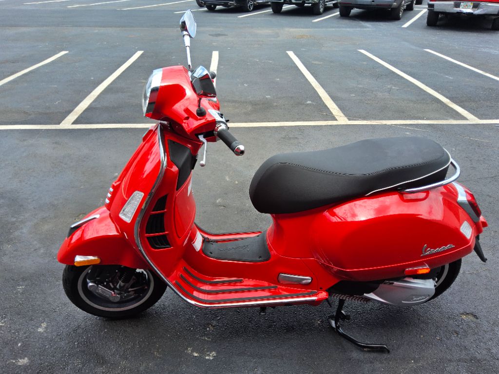 2024 Vespa Gts Rst / Sei Giorni - $6,500