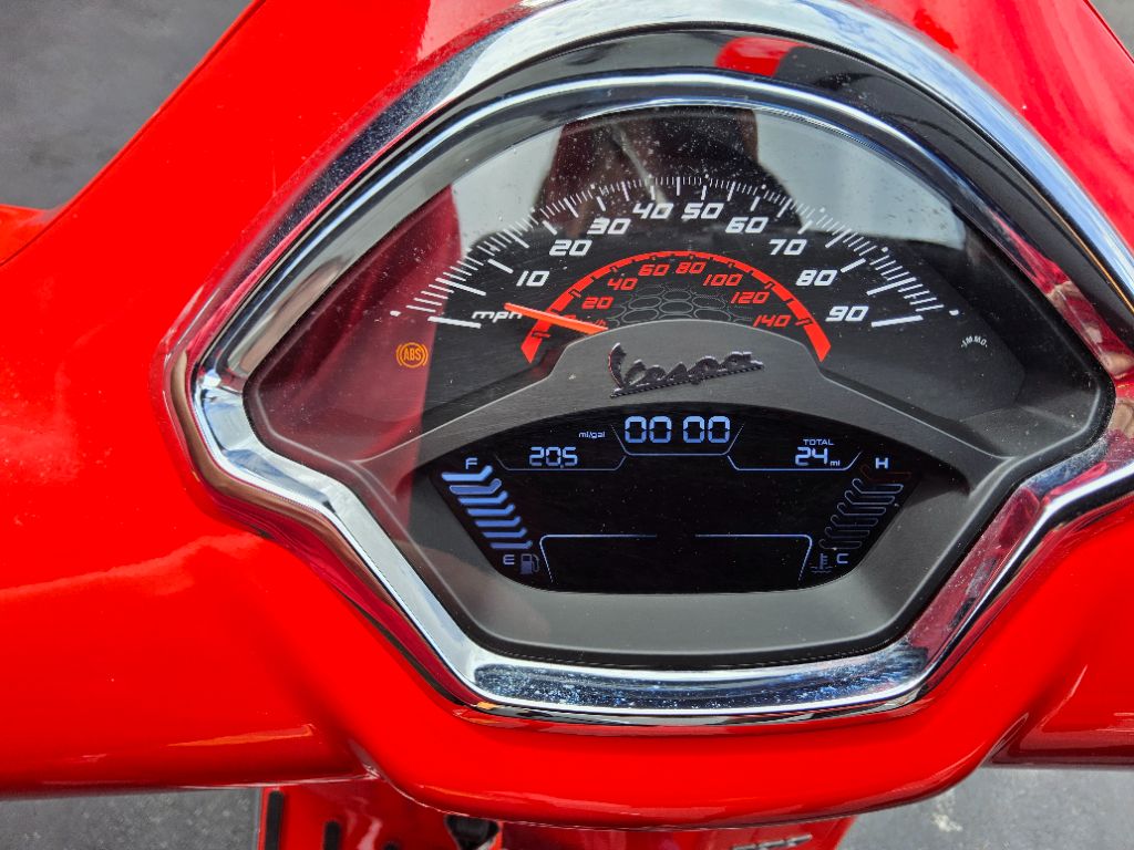 2024 Vespa Gts Rst / Sei Giorni - $6,500