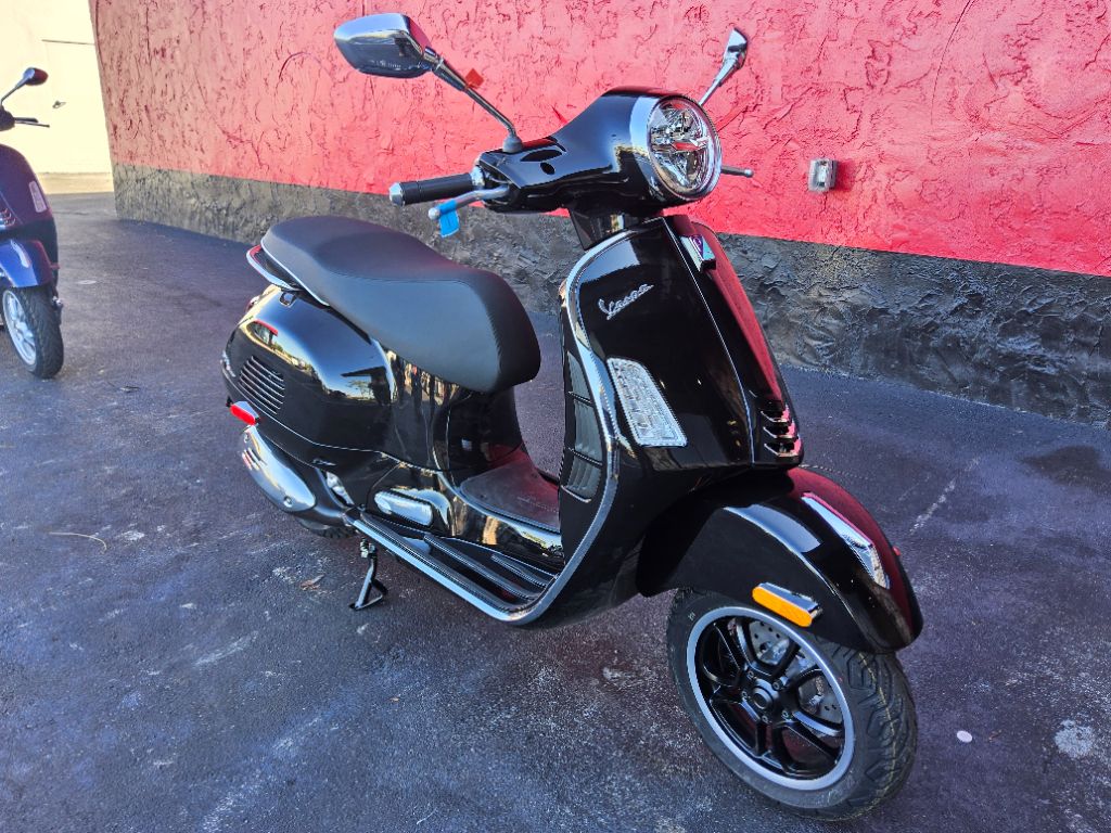 2027 Vespa Gts - $8,199