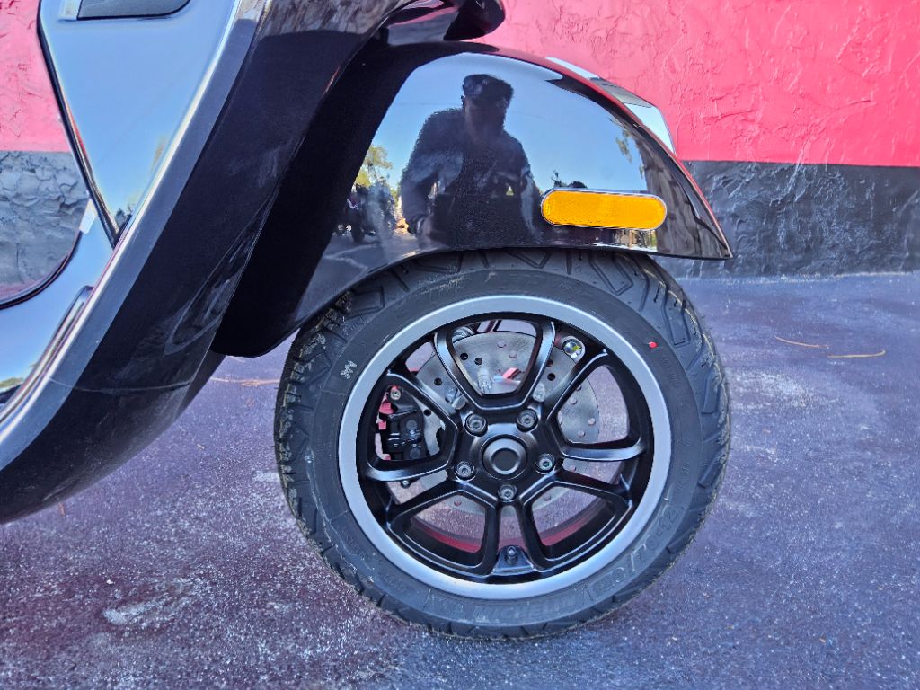 2027 Vespa Gts - $8,199